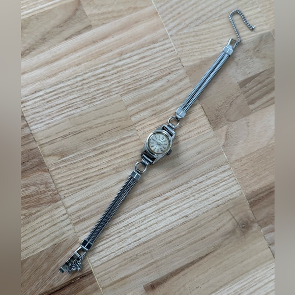 Seiko Rare Vintage Mechanical Ladies Watch Stainless Dial Case Bracelet Works - Picture 7 of 15